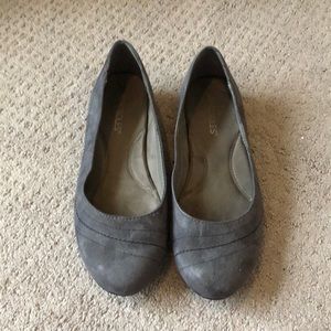 Aerosoles Gray Mary Jane Flats - Size 8